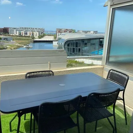 Petit Mezzanine Avec Climatisation 公寓