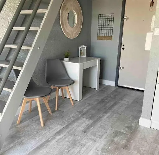Petit Mezzanine Avec Climatisation * Sète